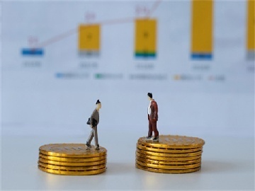 AI引领革新，何小鹏揭秘汽车行业变革，年研发投入500亿元打造AI汽车新纪元！